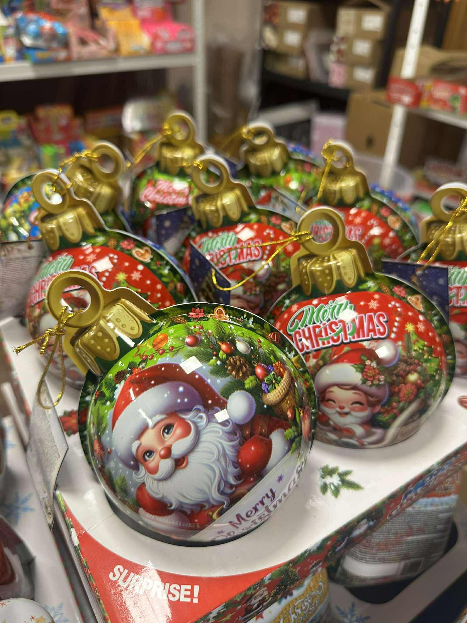 Žaisliukas L su saldainiais ir žaislu